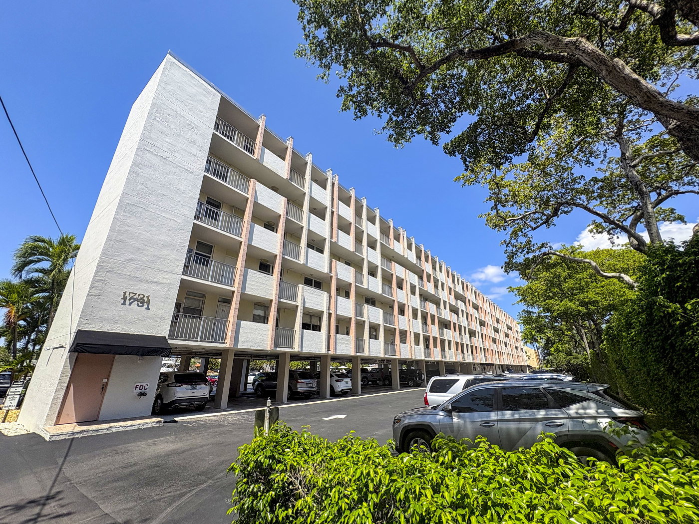 Cromwell West Condo